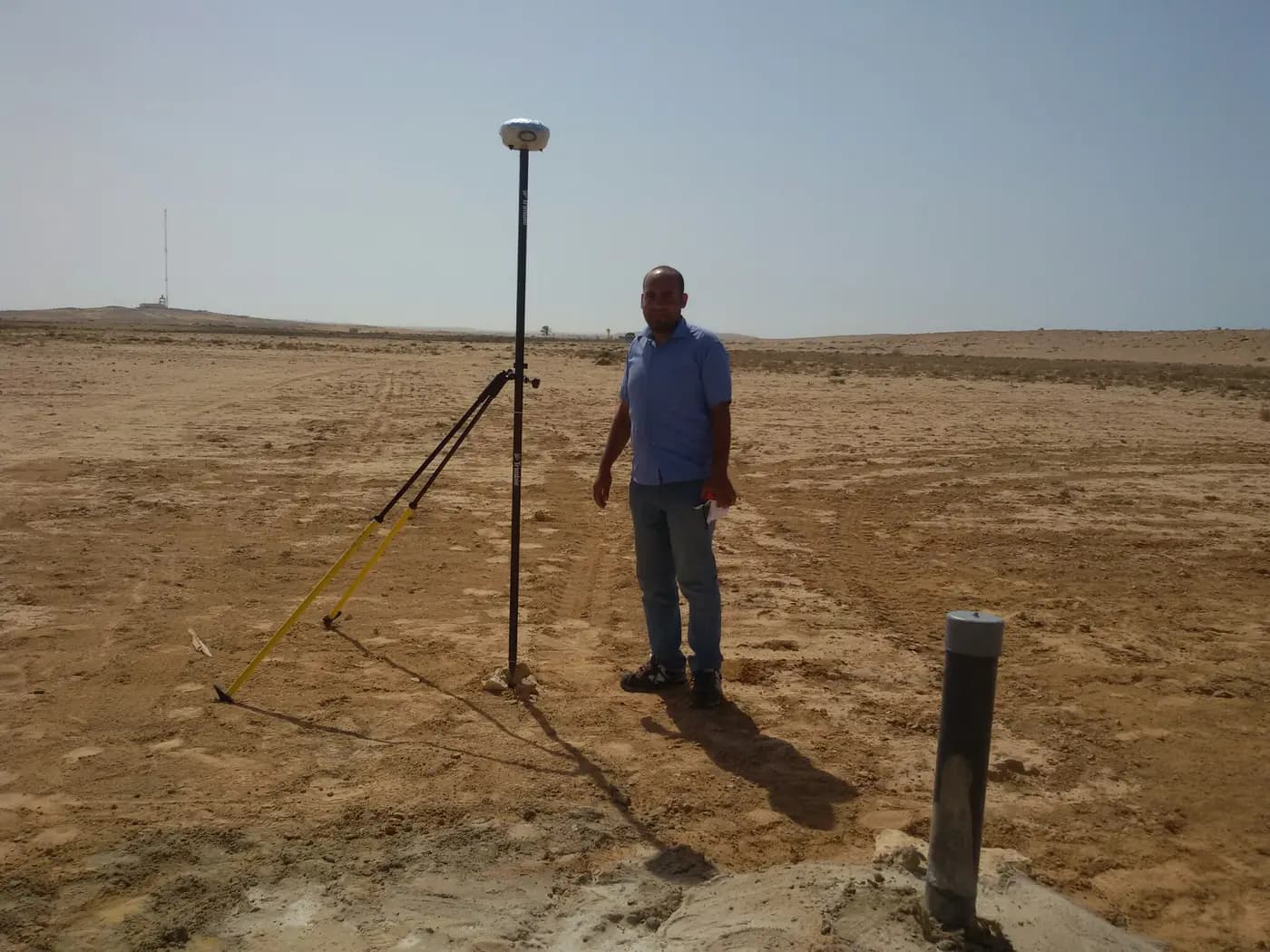 نقطة تحكم مساحية بجهاز GNSS